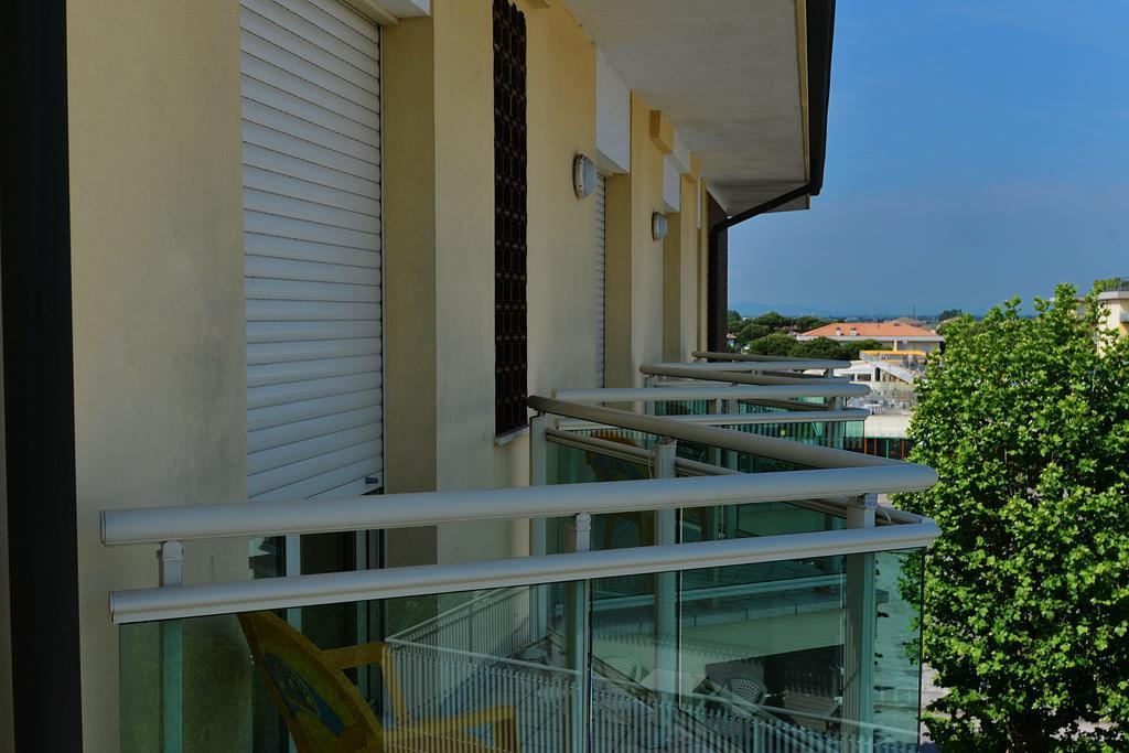 Hotel Bamar Pinarella Exterior foto